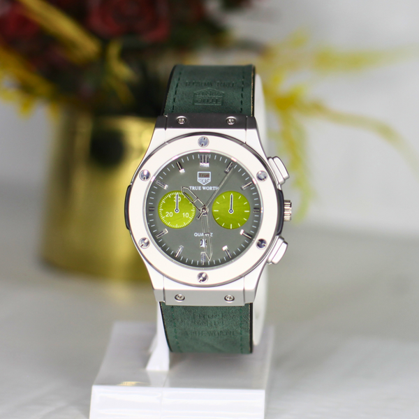 True Worth Silver Chronograph Quartz Watch – Minimalist Luxury Design